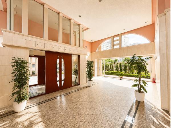 マンションの迎賓空間が上質な暮らしの始まりを演出します。