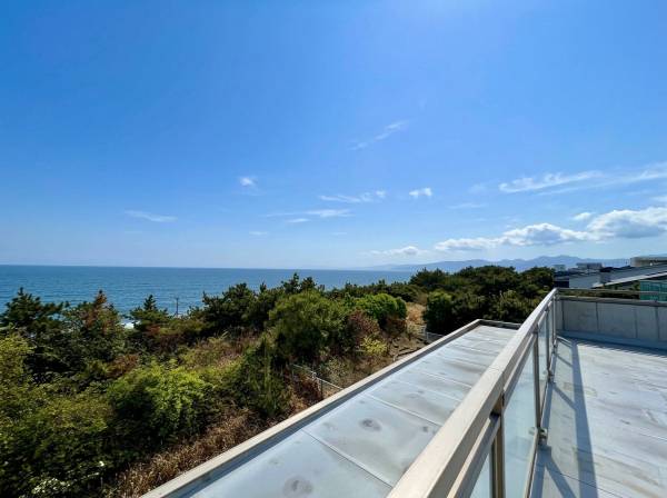 バルコニーからの眺望は良好です！