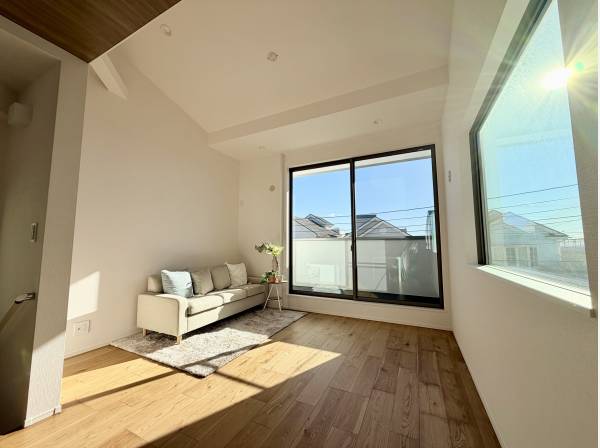 １６帖のLDK明るく暖かな空間