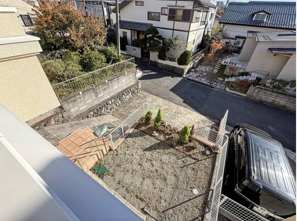 二階から見ると、庭の広さや、敷地の広さ、陽当たりなどがよくわかります。
