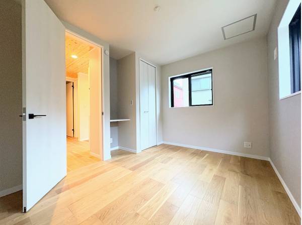1階洋室は3部屋ございます。