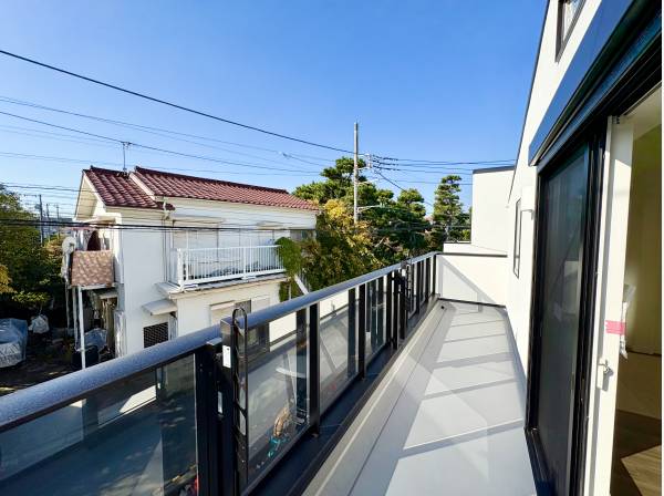 バルコニーはゆとりがございます