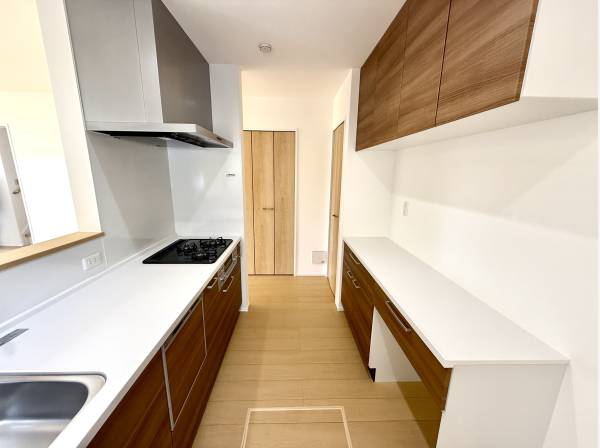 収納豊富なキッチン