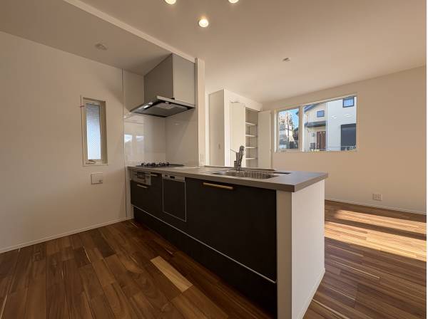 1階リビングを採用し、家事動線も楽々です！