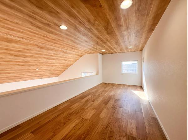 子供部屋にも収納にも便利なロフト