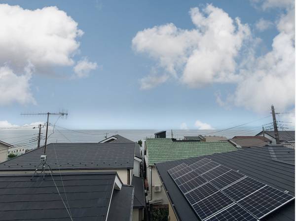ルーフバルコニーからは海を望みます