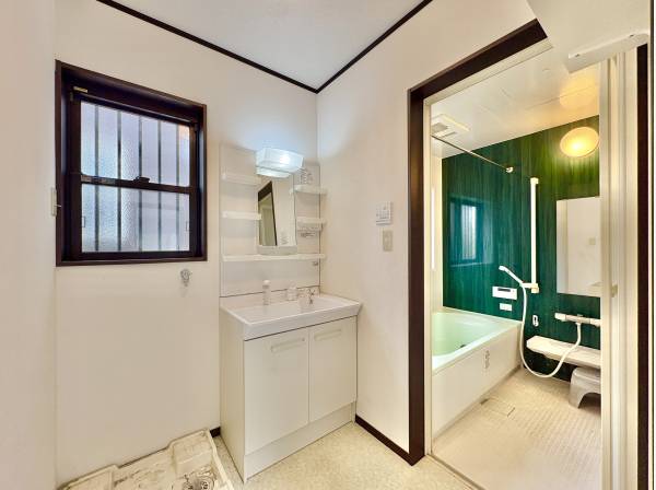 清潔感のある色合いで統一され、スッキリとした印象を受けます