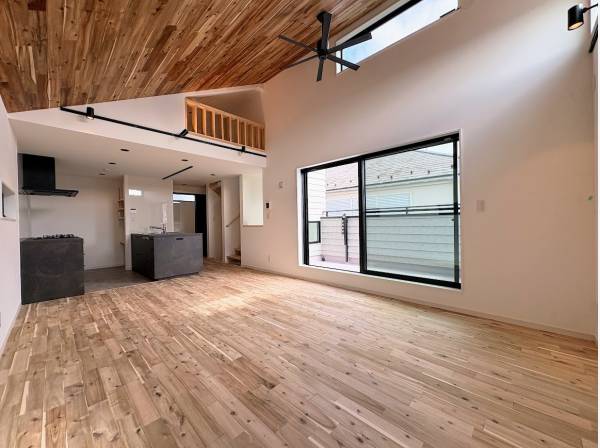 ゆったりとした約19帖のLDK