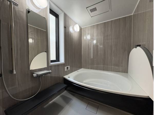 1日の疲れを癒す大きなバスルーム