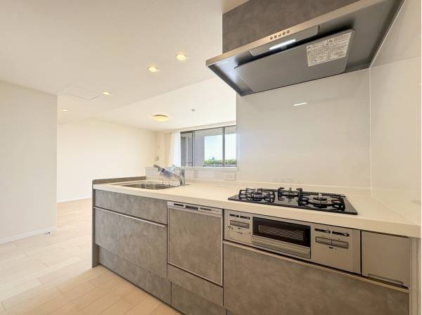 対面式キッチンは家族との会話も弾みます