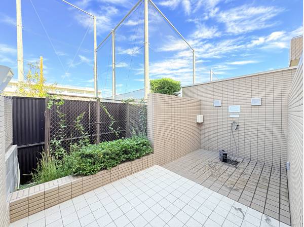 サーフボードなどが洗える共有外部水栓
