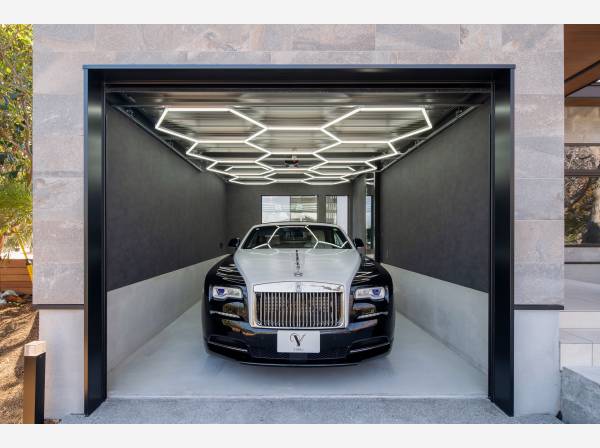 大切な愛車を守るクリスタルガレージ