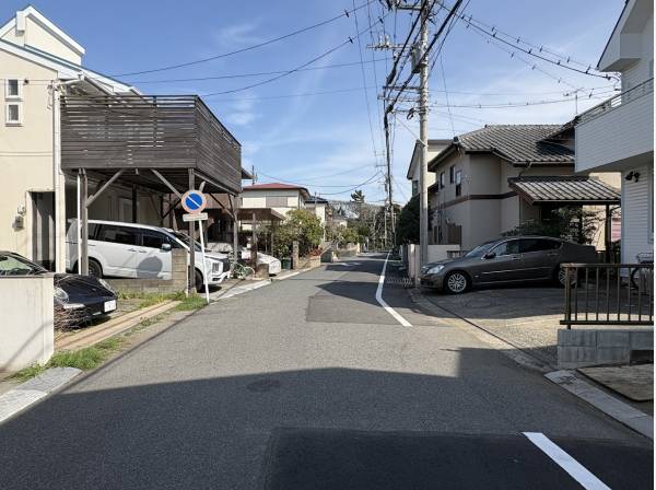 前面道路です