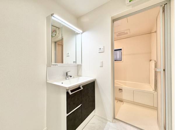 清潔感のある洗面室です。
