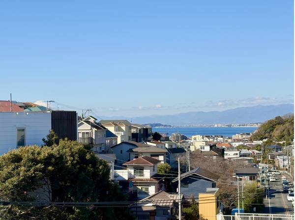 天気が良い日には、江ノ島や富士山も少し眺望できます