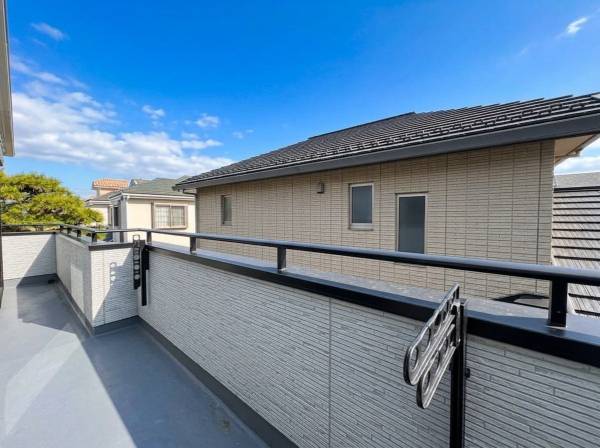 バルコニーは広いですよ！