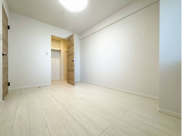 ウォークインクローゼットを完備した洋室