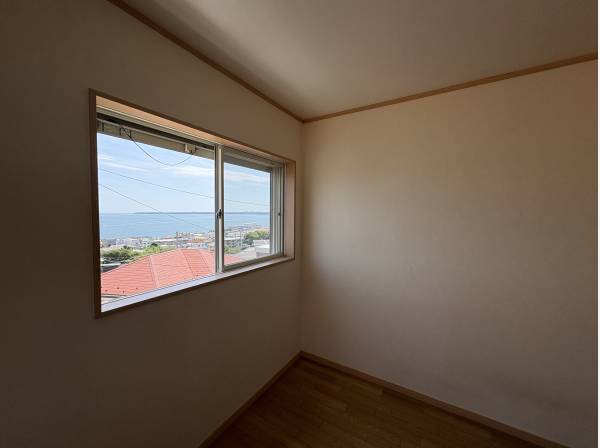 どの部屋からも海が見えます！1階からも2階からも！