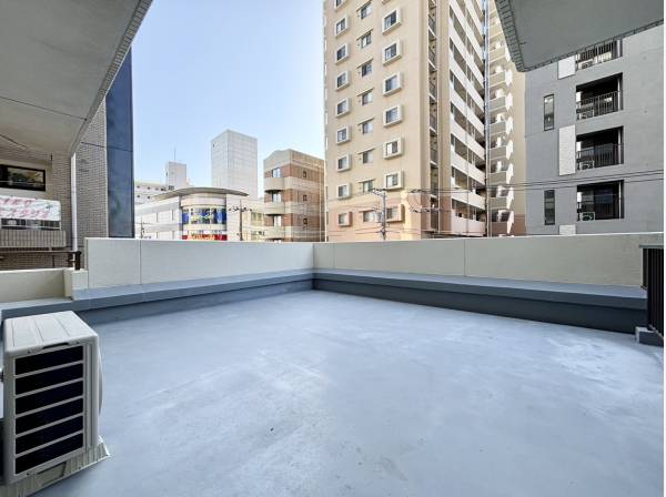 大きなルーフバルコニー