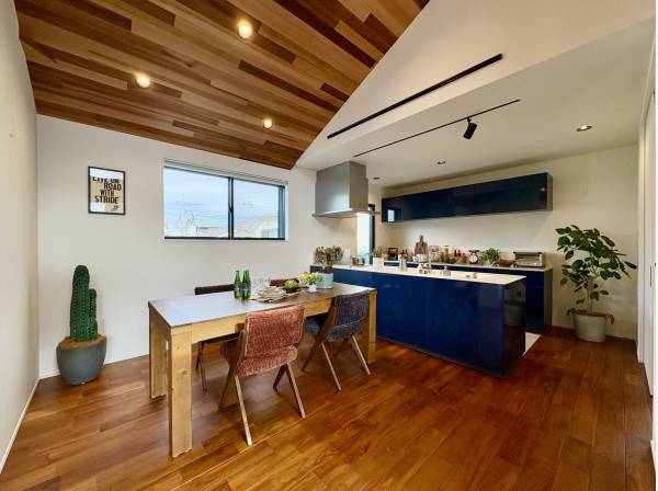 天井が高いため日々の生活に開放感が備わります！