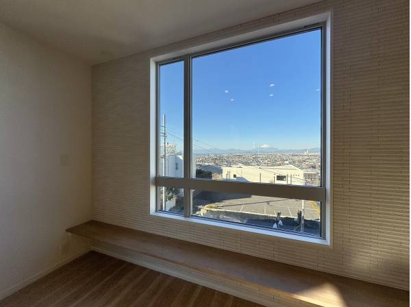 絵画のような景色が寄り添うカウンタースペース