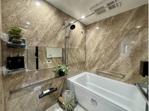 清潔感あふれる水回り。ゆったり寛げるバスルーム。