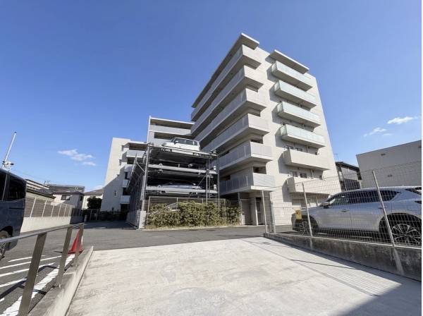 築11年の比較的新しいマンションとなります