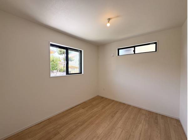 お部屋も陽当り良好です