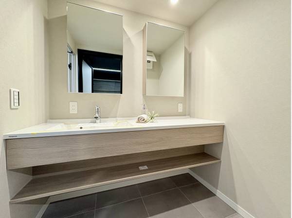 広く使えるお洒落な洗面台