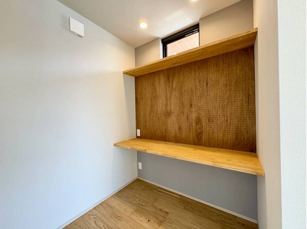 読書やワークスペースに最適なカウンタースペース！