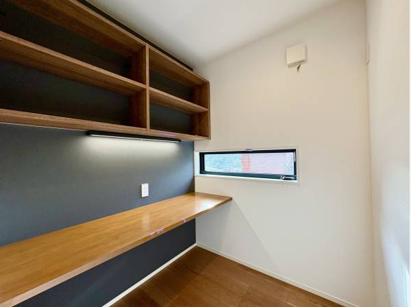 書斎部屋も備わるため、テレワークや読書が捗ります
