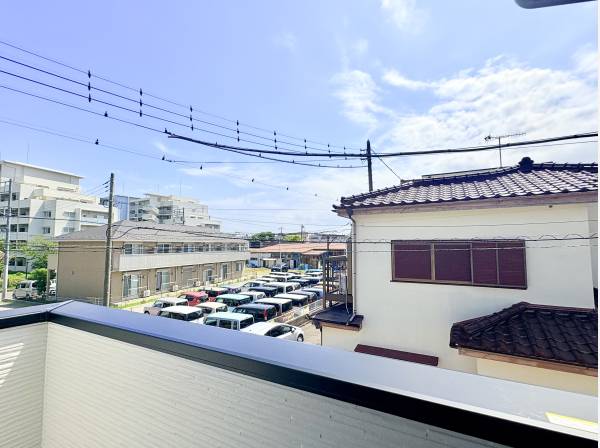 インナーバルコニーからの見晴らしの良い景色。心地よい風を感じられます