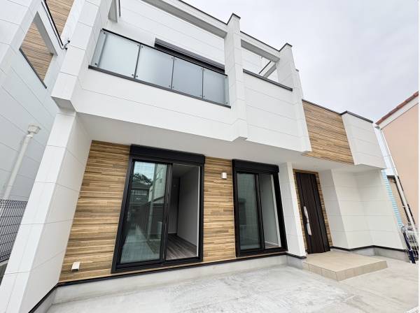 湘南らしい色合いの外観です♪