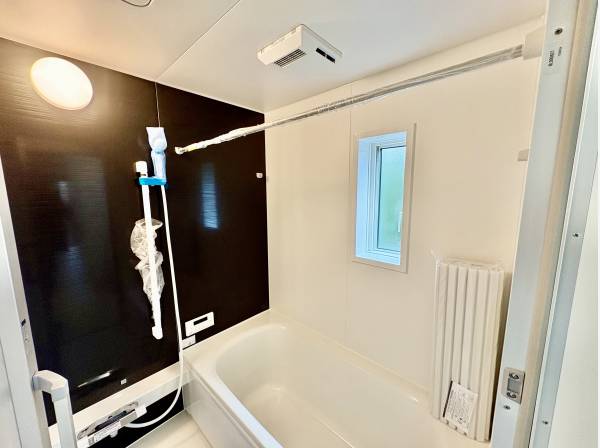 お風呂は浴室乾燥機付きです！