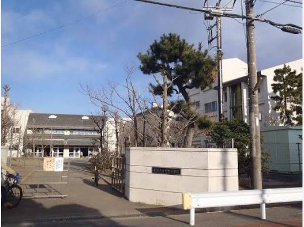 辻堂小学校まで徒歩5分（約400ｍ）