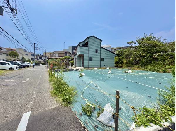 前面公道5.4ｍでゆとりをもって駐車できます