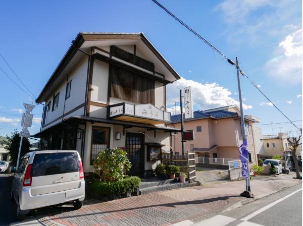 みうらすしまで徒歩2分（約110m）