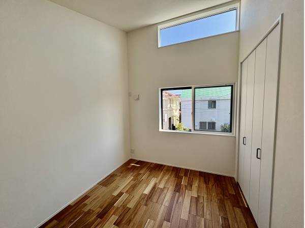 お部屋によっては高天井の開放感ある作り！