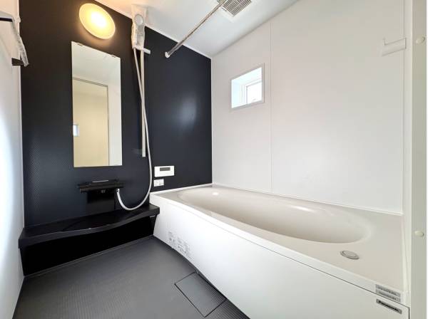 清潔感あふれる、快適なバスルーム。