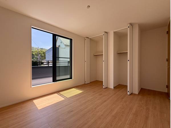 洋室です。お部屋は４部屋確保の４LDK
