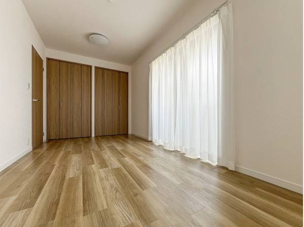 二面採光の洋室は爽やかな風が吹き抜けます