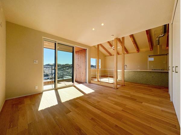 目線の先にいつも鎌倉の緑が広がる心地よいリラックス空間