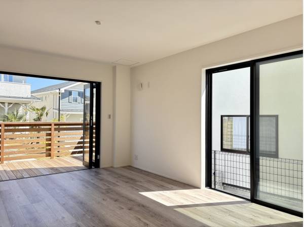 アウトドアリビングも楽しめるお住まい