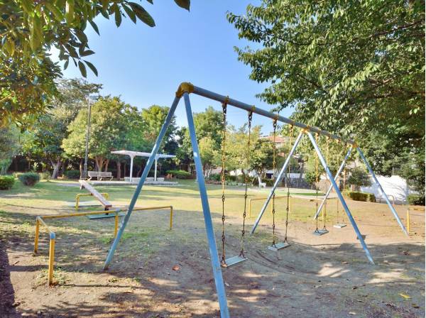 高砂公園まで徒歩7分（約550m）