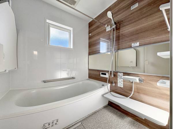 温かさが長持ちする魔法びん浴槽なのでのんびりとバスタイムを堪能できます