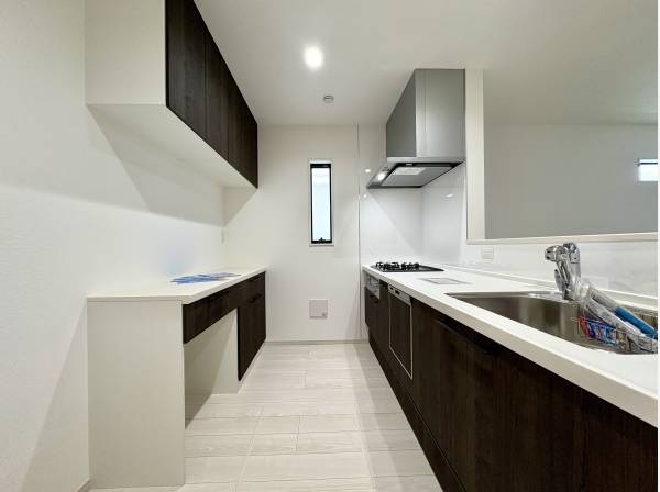 会話が弾む開放的キッチン