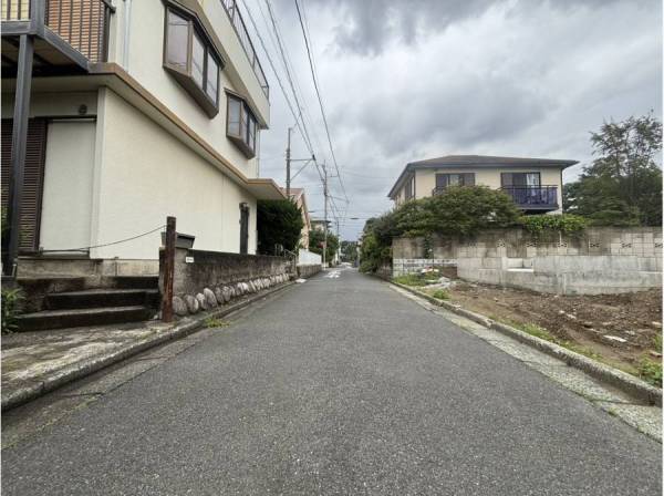 前面道路は約4ｍ