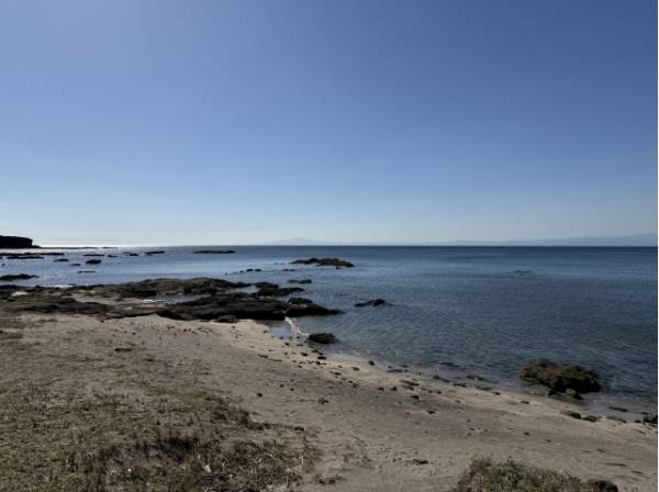 現地前の砂浜です。