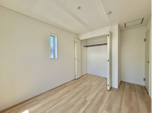 収納豊富な居室