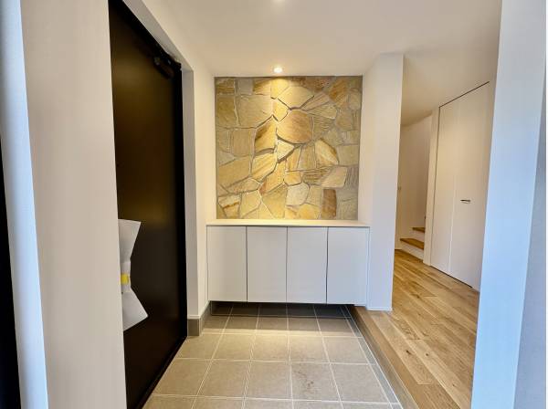 大型の玄関です。